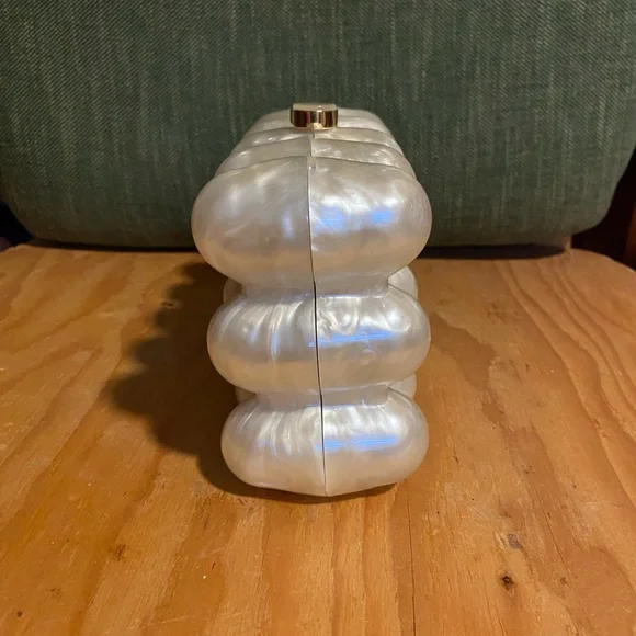 Pearl Bubble Clutch - Picture 4 of 8